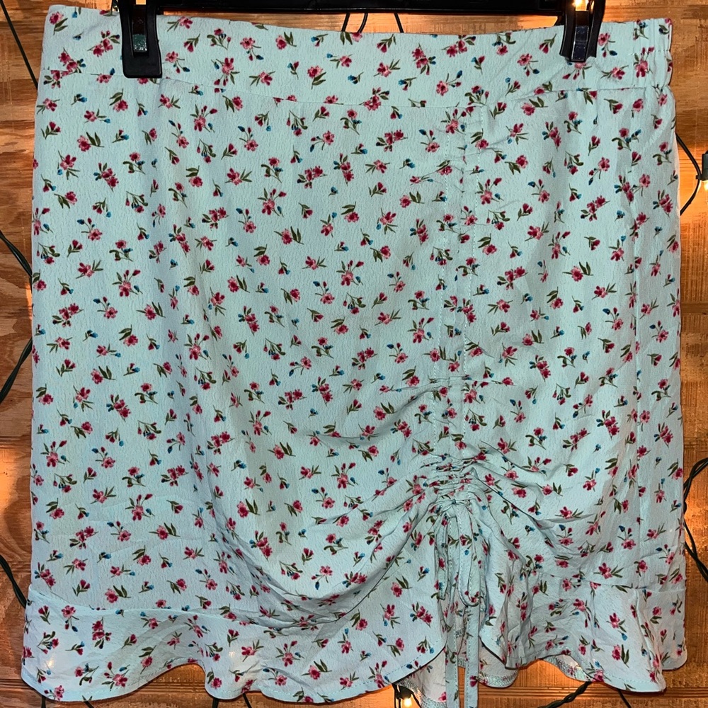 Floral Skirt / 100% polyester